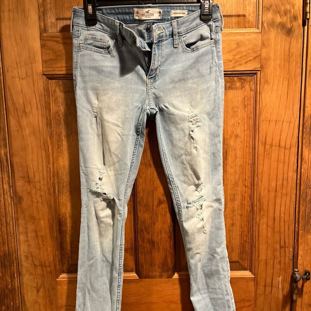 Hollister Distressed Skinny Jean
